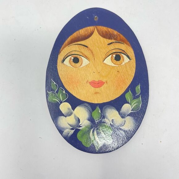 Hand Painted Wooden Oval Matryoshka Nesting Doll Christmas Ornament - Picture 1 of 3